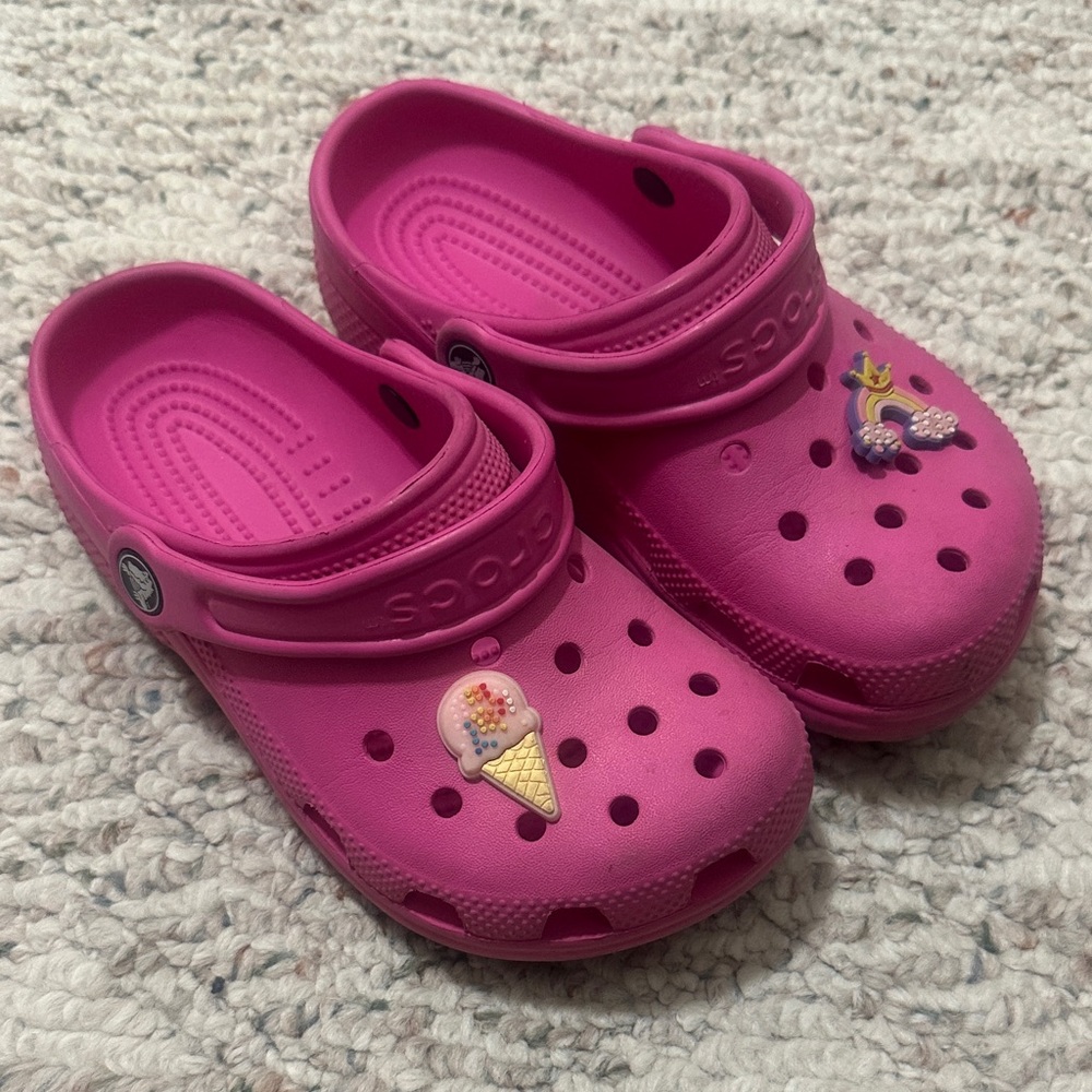 CROCS Kids Classic Clog in Bright Pink with Jibbitz